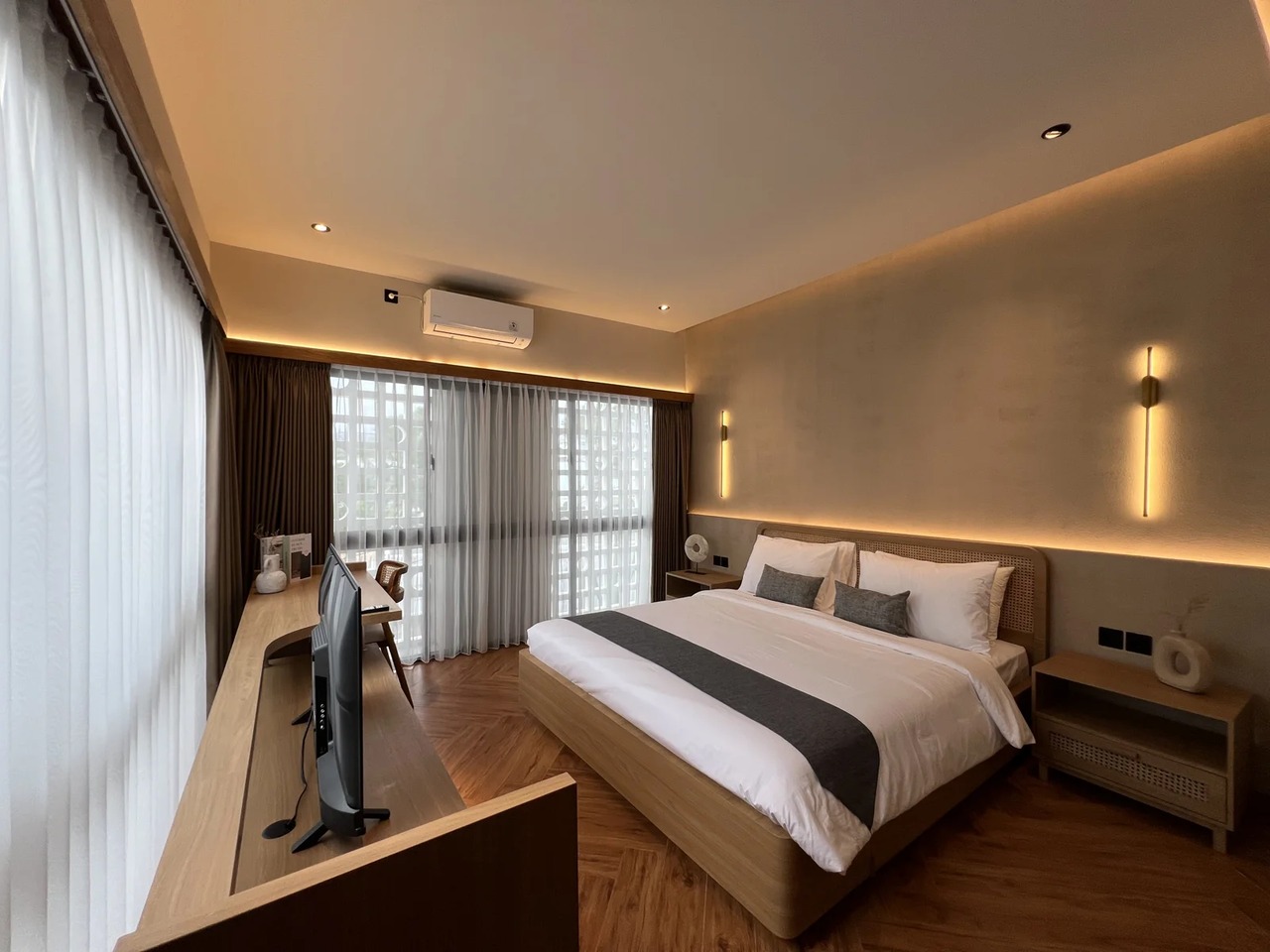 Modern 3BR Villa w/ Jacuzzi & SunsetView