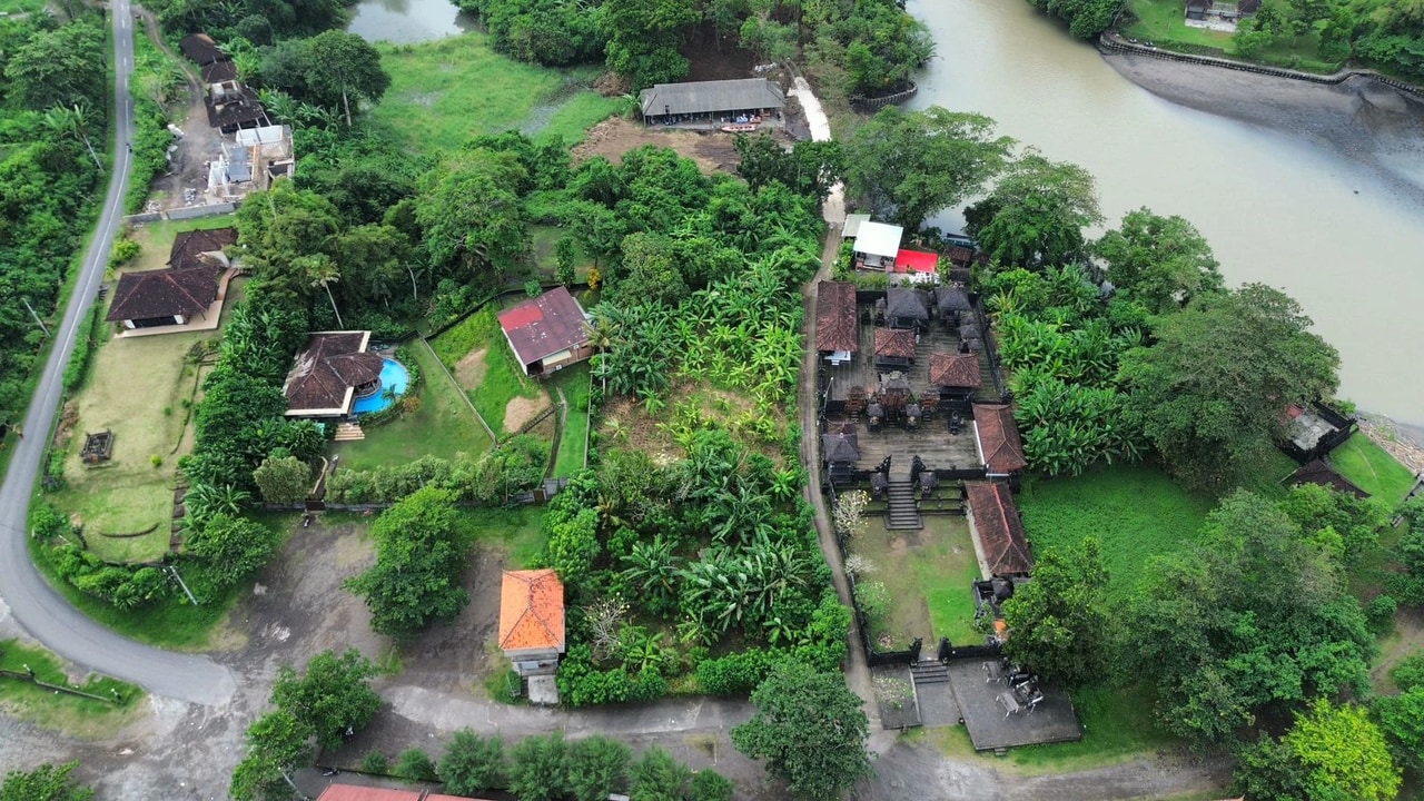 YEH GANGGA, Rare 990 m² Beachfront Land