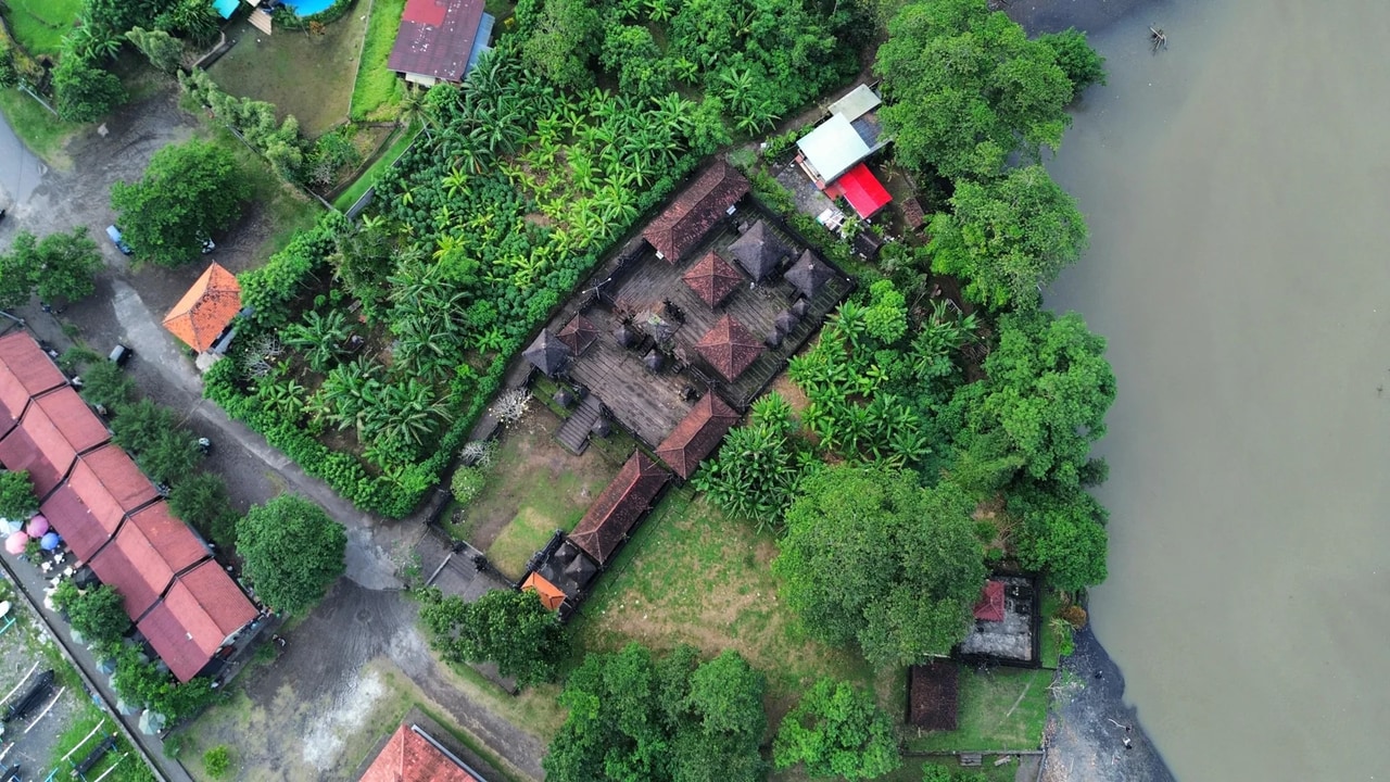 YEH GANGGA, Rare 990 m² Beachfront Land