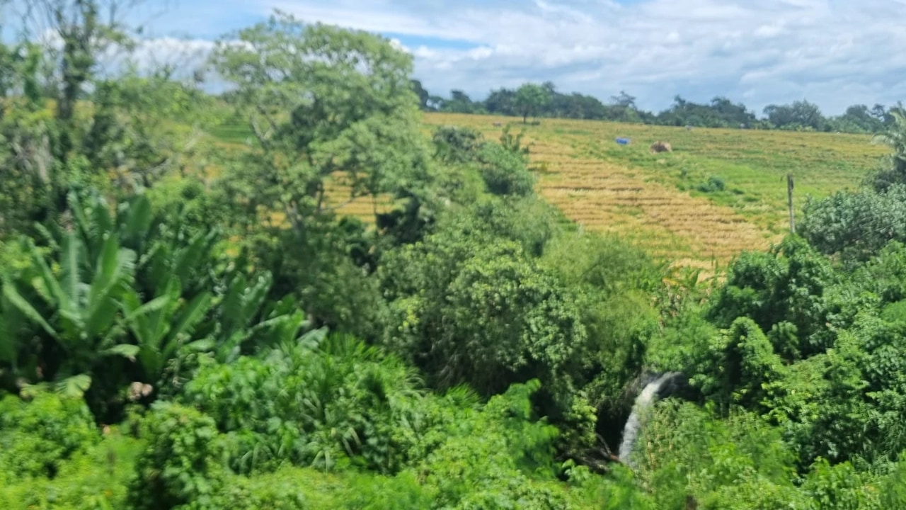 LAND FOR SALE – PRIME RIVERSIDE PLOT 🌿
