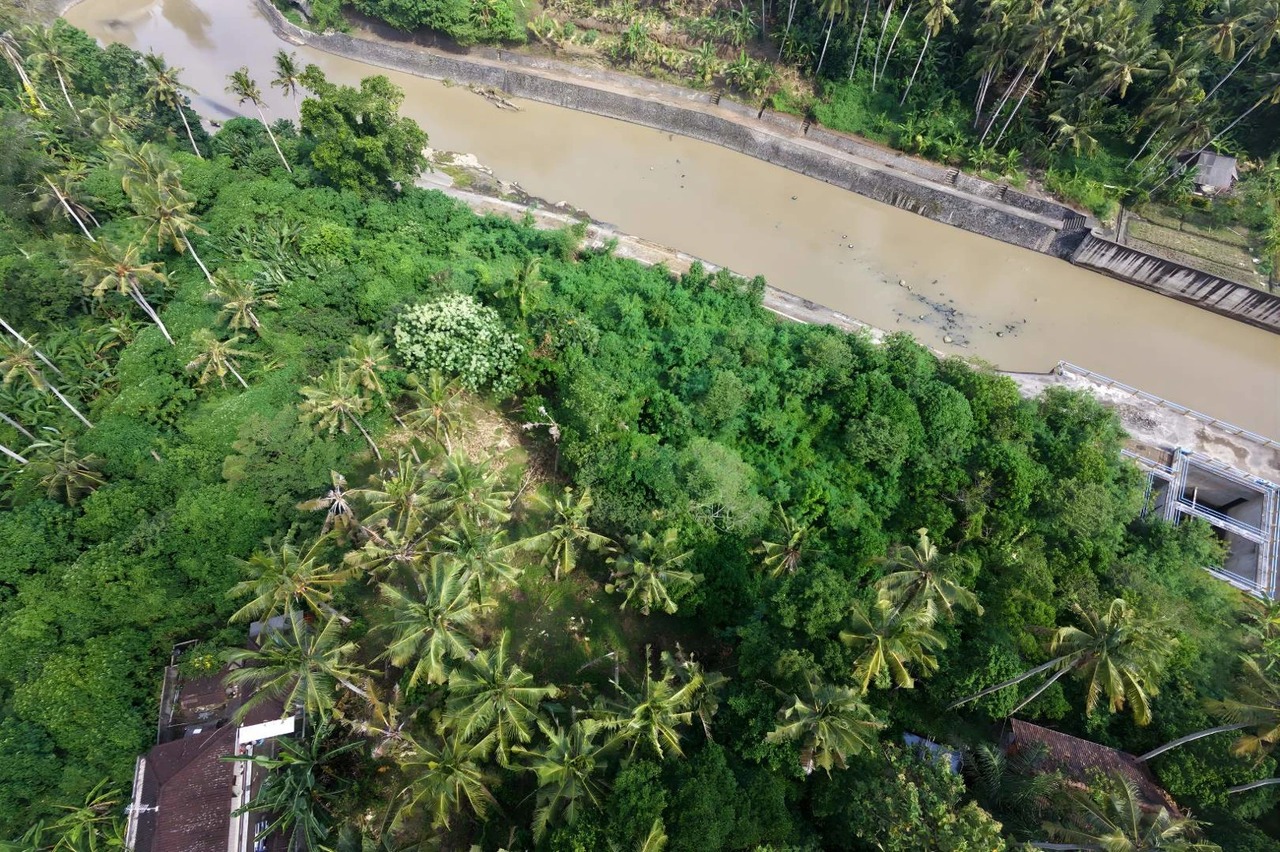 FREEHOLD - 1780 m2 Land