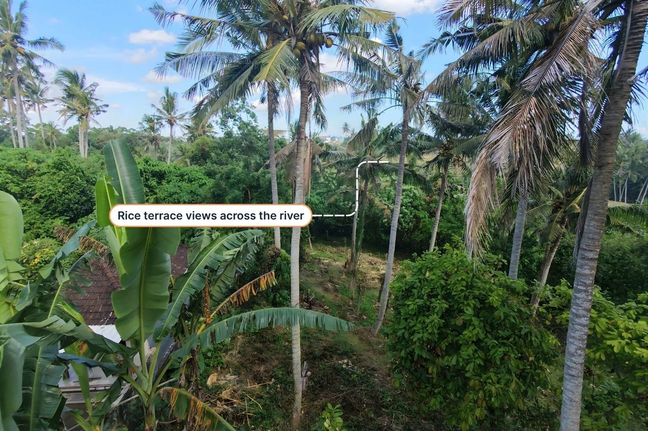 FREEHOLD - 1780 m2 Land
