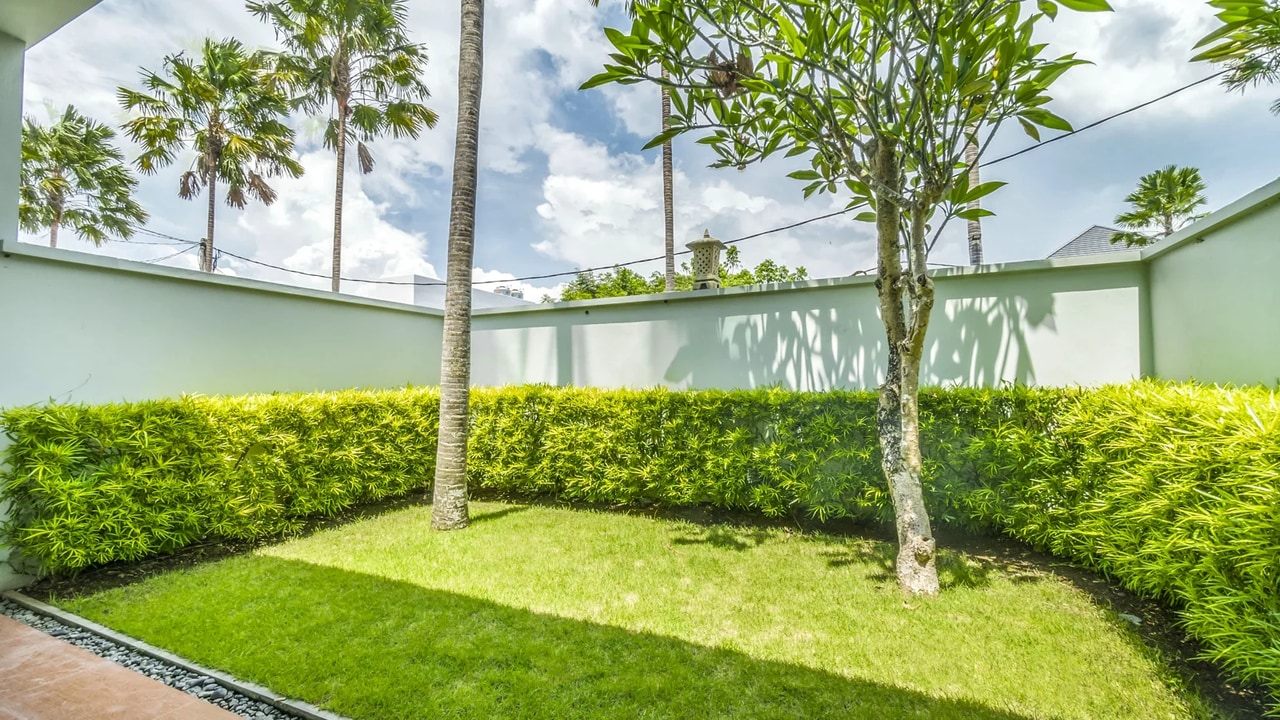 4BR Modern Villa w/ Pool & Garden