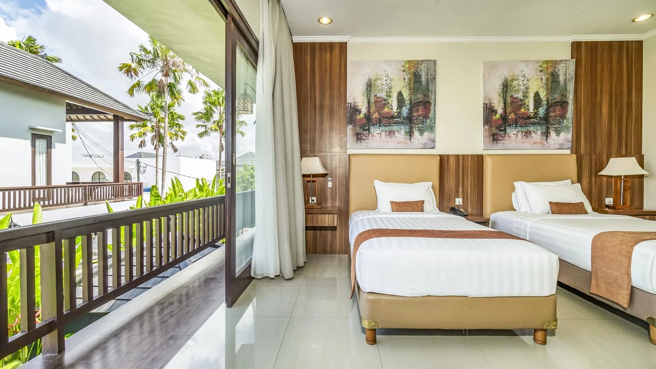 4BR Modern Villa w/ Pool & Garden