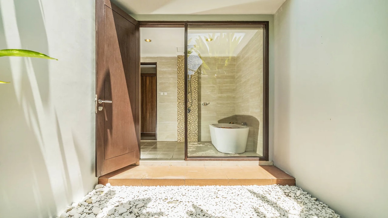 4BR Modern Villa w/ Pool & Garden