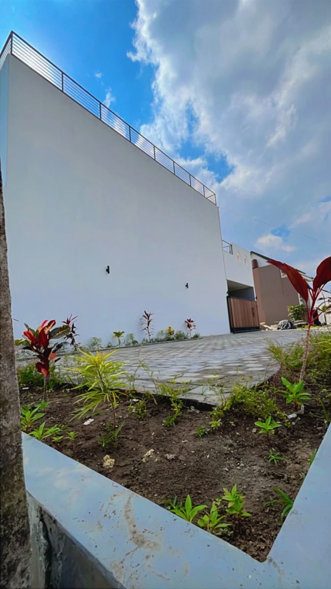 Brand New - Ready to Move In Villa