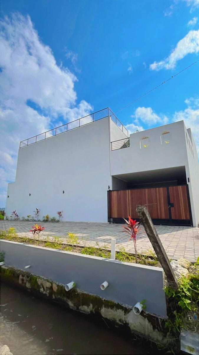 Brand New - Ready to Move In Villa