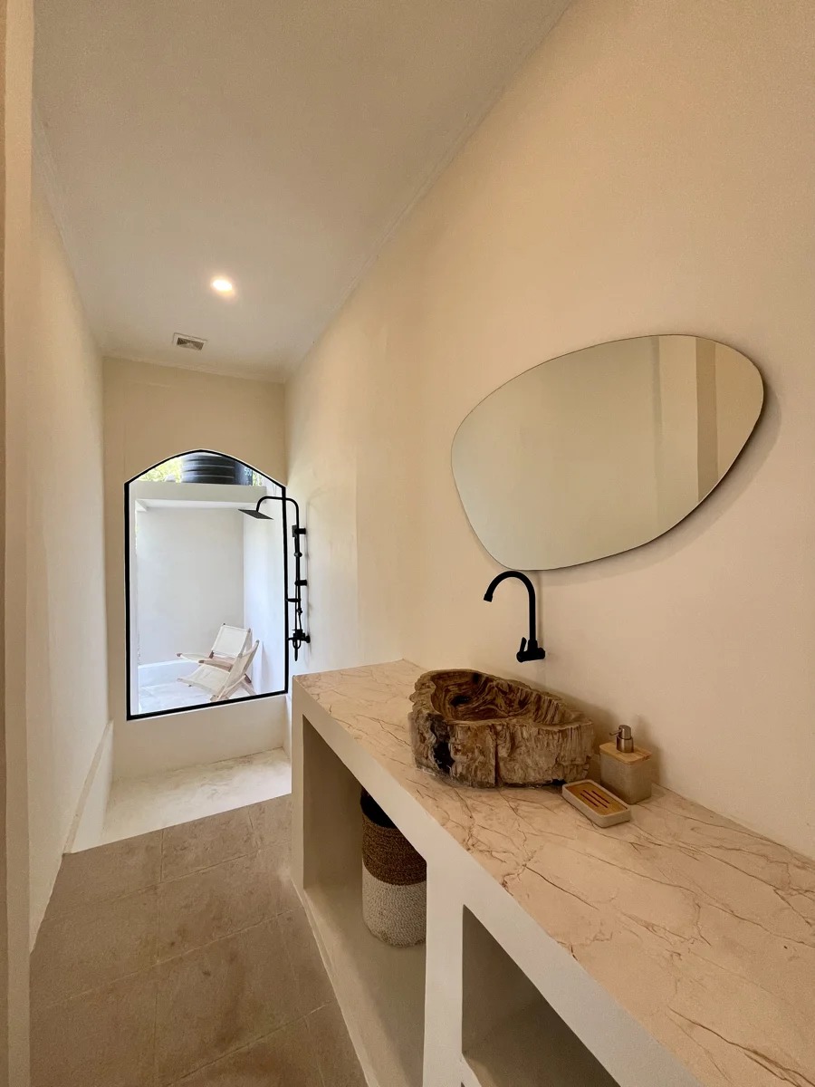 Beautiful 1BR Mediterranean