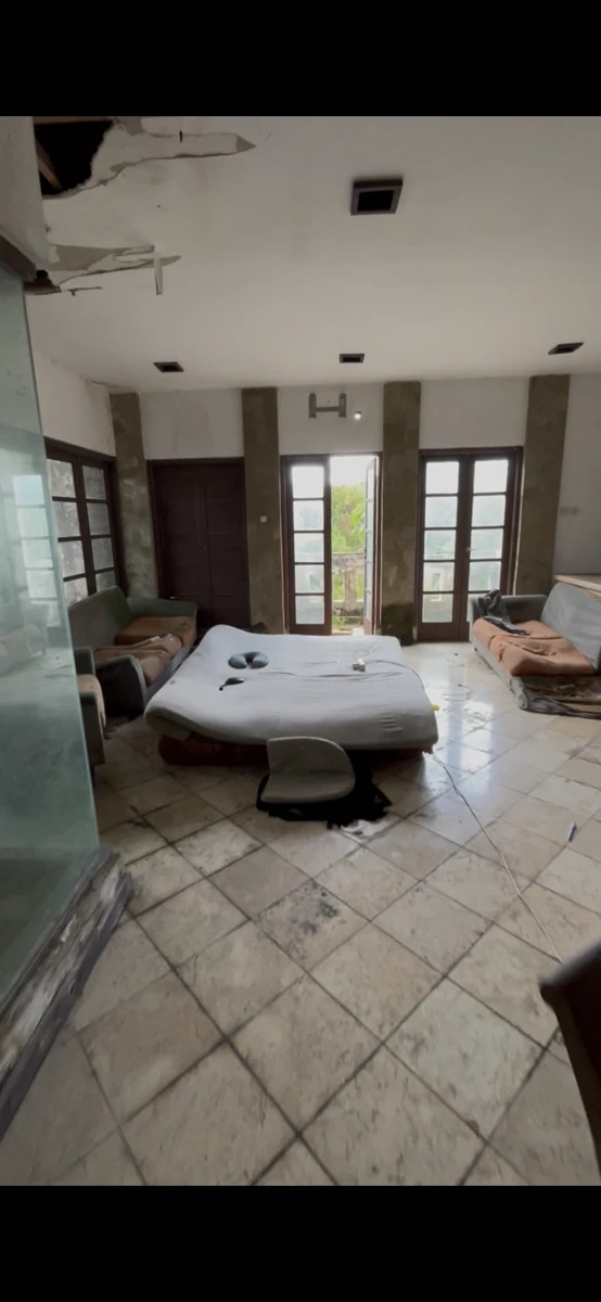 Luxury villa for Renovation
