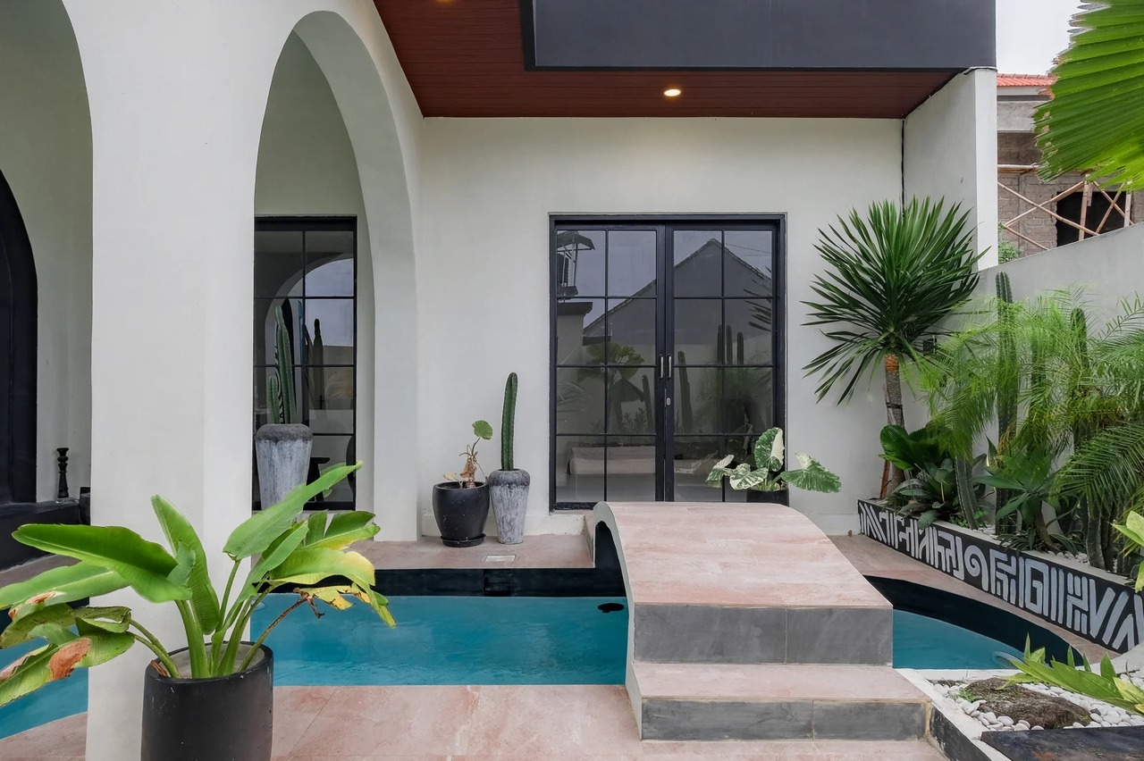 Stunning 2BR Villa w/ Rooftop & 2 Pools