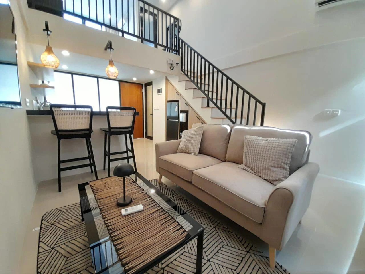 Modern 1 Bedroom Loft in Tumbak Bayuh