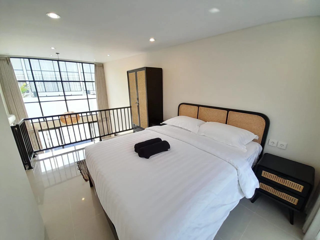 Modern 1 Bedroom Loft in Tumbak Bayuh