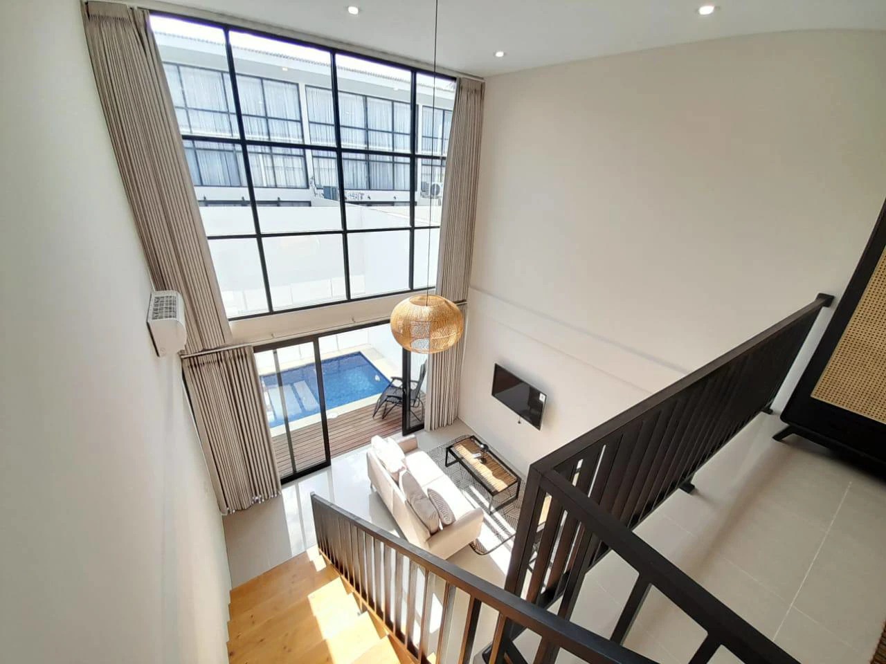 Modern 1 Bedroom Loft in Tumbak Bayuh