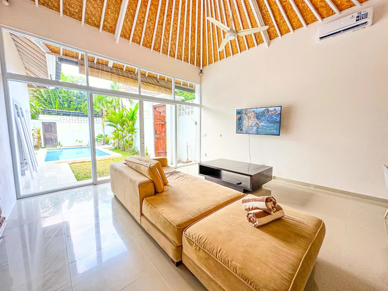 Villa Lourinka 3BR in Seminyak
