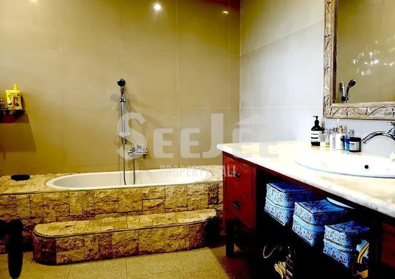 A LUXURIOUS VILLA FREEHOLD IN UBUD