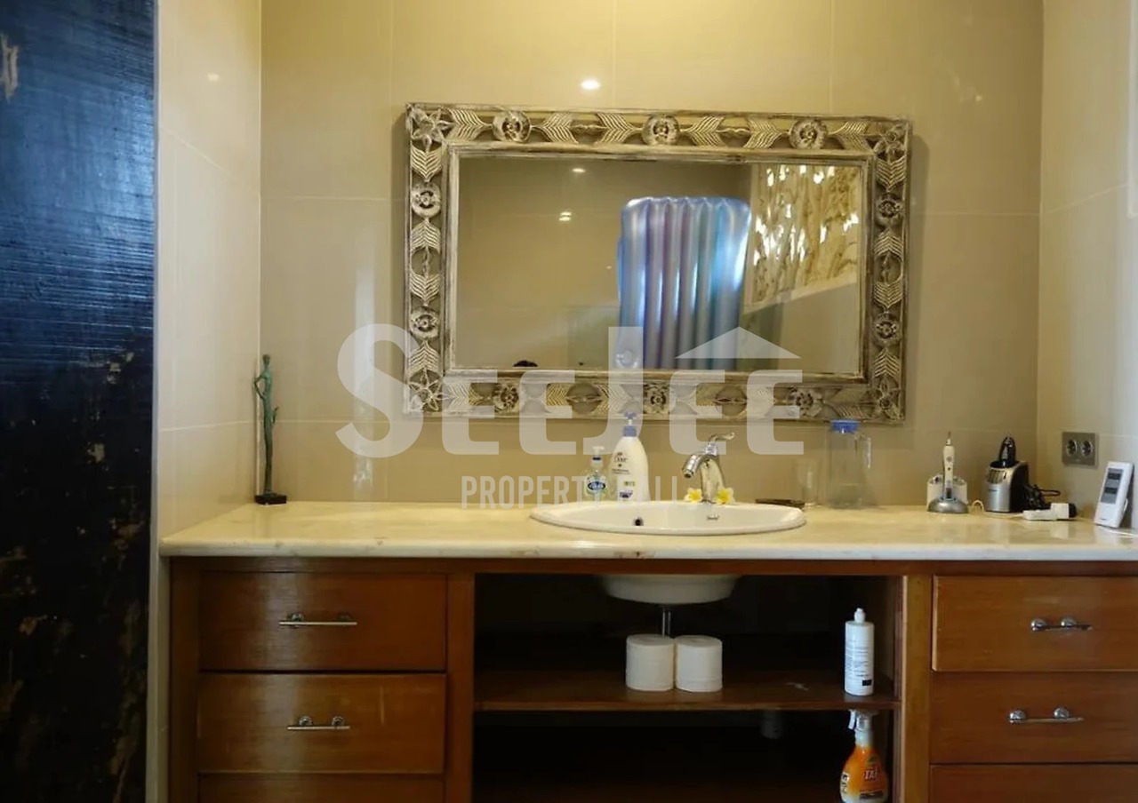 A LUXURIOUS VILLA FREEHOLD IN UBUD