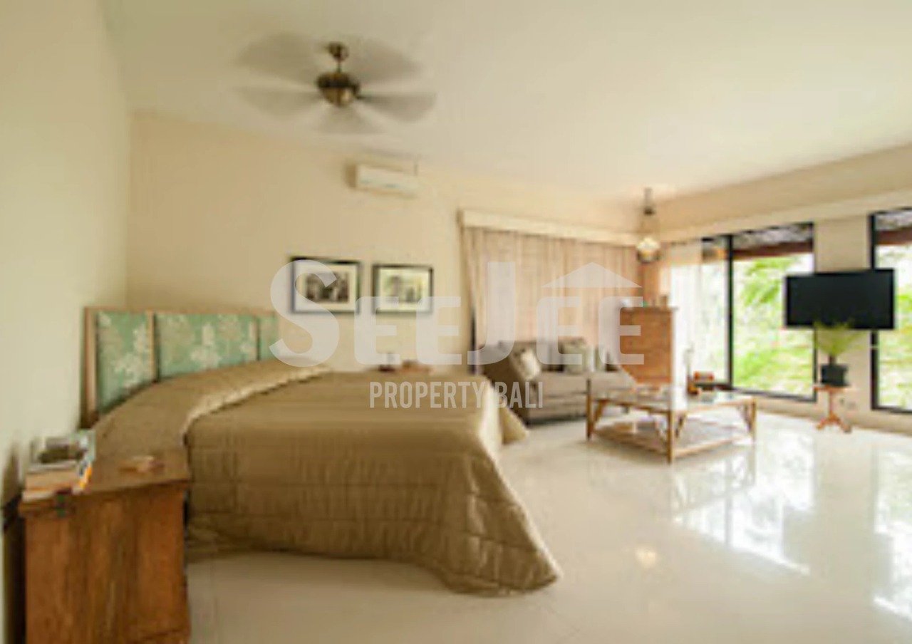 A LUXURIOUS VILLA FREEHOLD IN UBUD
