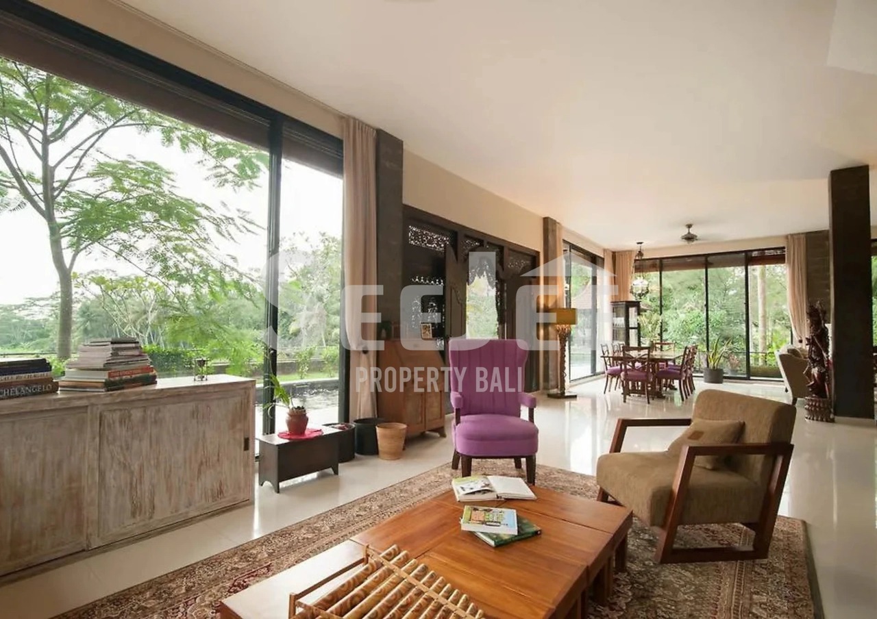 A LUXURIOUS VILLA FREEHOLD IN UBUD