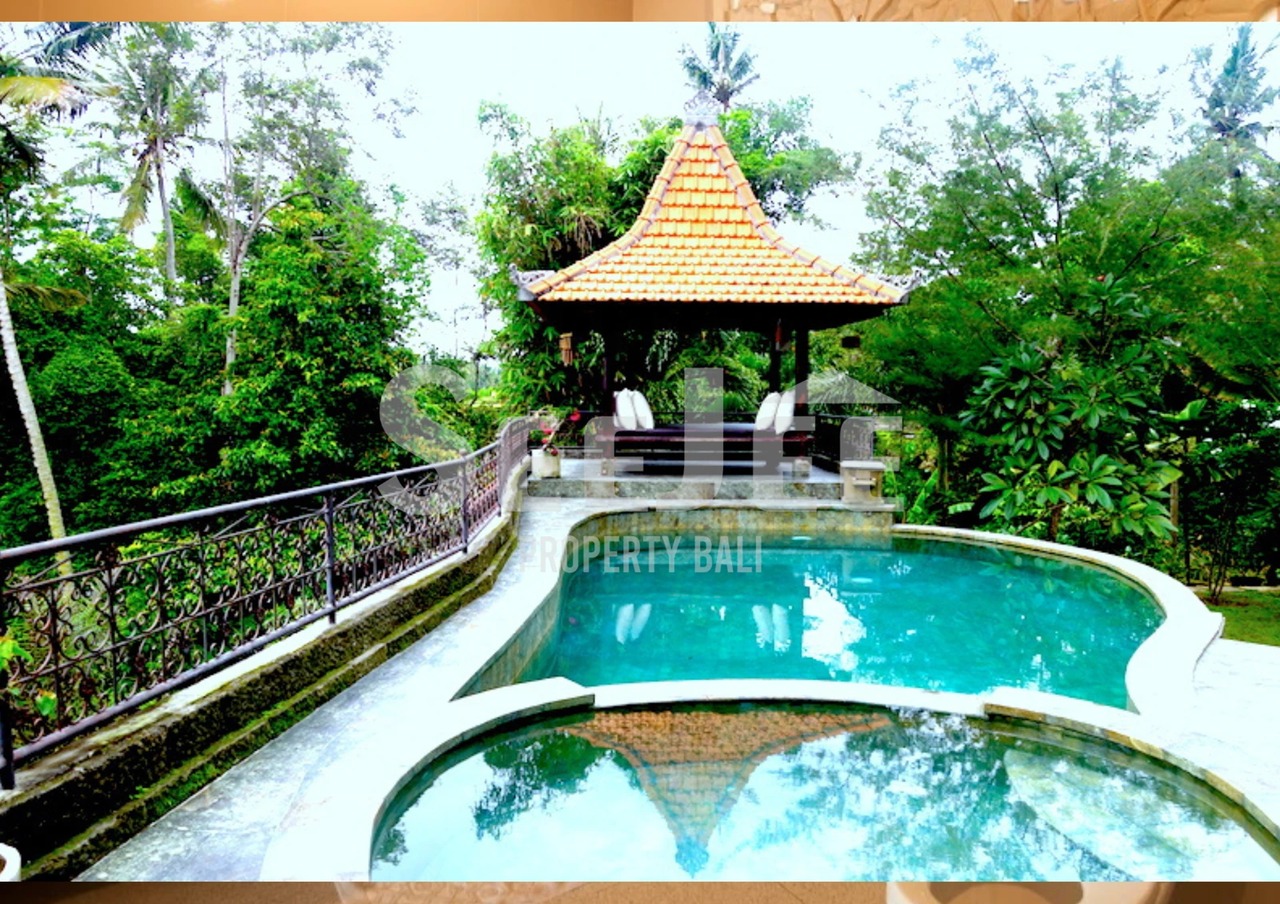 A LUXURIOUS VILLA FREEHOLD IN UBUD