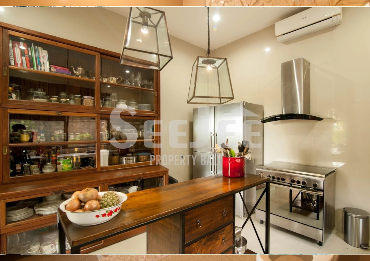 A LUXURIOUS VILLA FREEHOLD IN UBUD