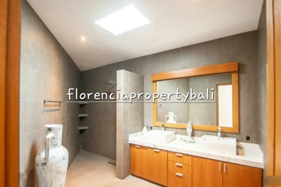 Kerobokan Villa | 3 Bedroom Yearly Rent