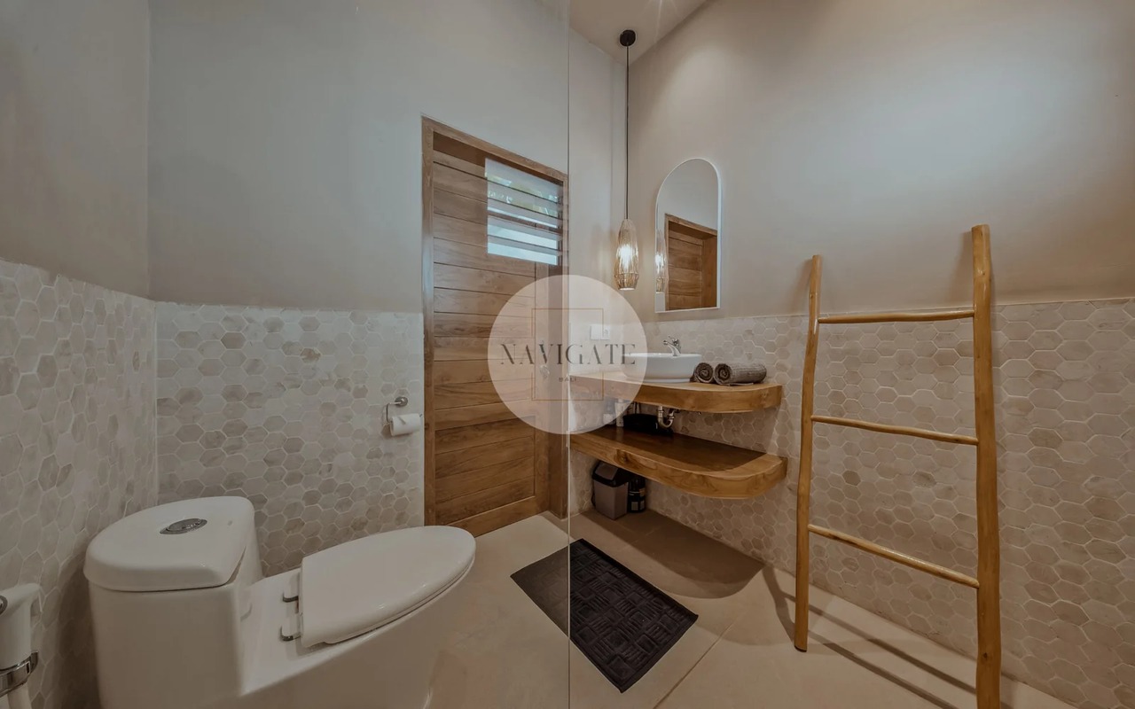 3BR VILLA IN TUMBAKBAYUH FOR RENT