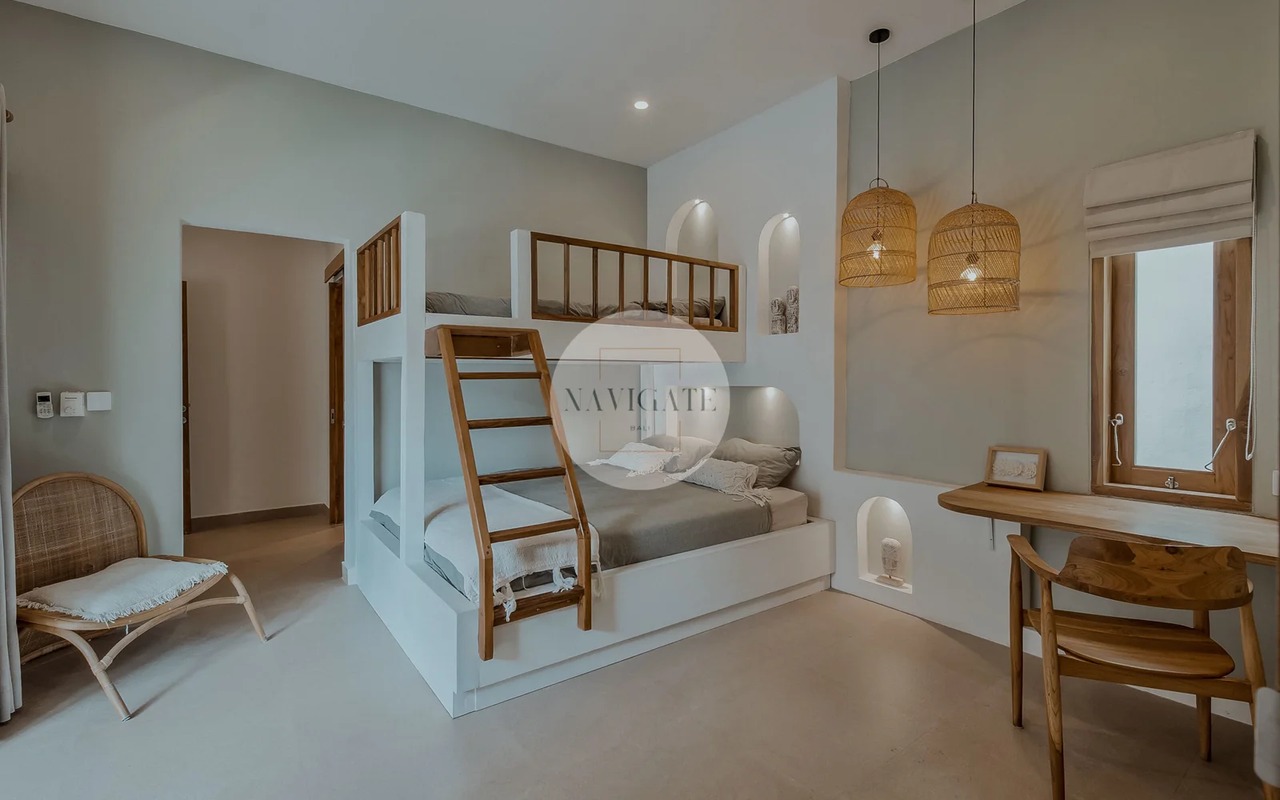 3BR VILLA IN TUMBAKBAYUH FOR RENT
