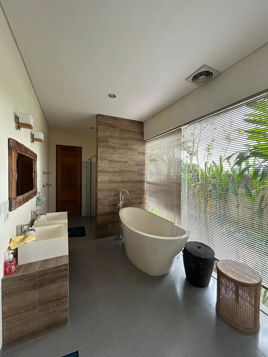 Luxurious 2-Storey Villa In Kaba-Kaba