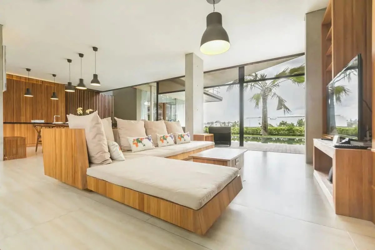 3 BEDROOM VILLA IN CENTRAL BERAWA