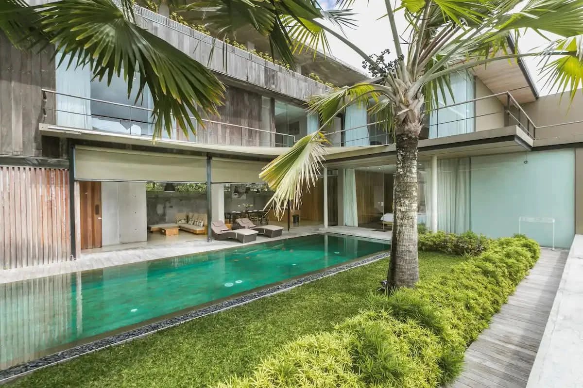 3 BEDROOM VILLA IN CENTRAL BERAWA