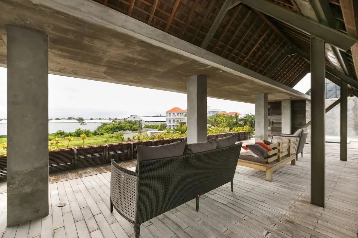 3 BEDROOM VILLA IN CENTRAL BERAWA
