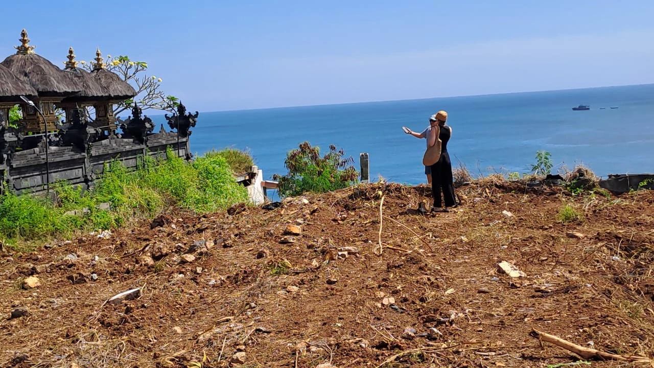 Land for Sale – Ocean & Sunset View Abad