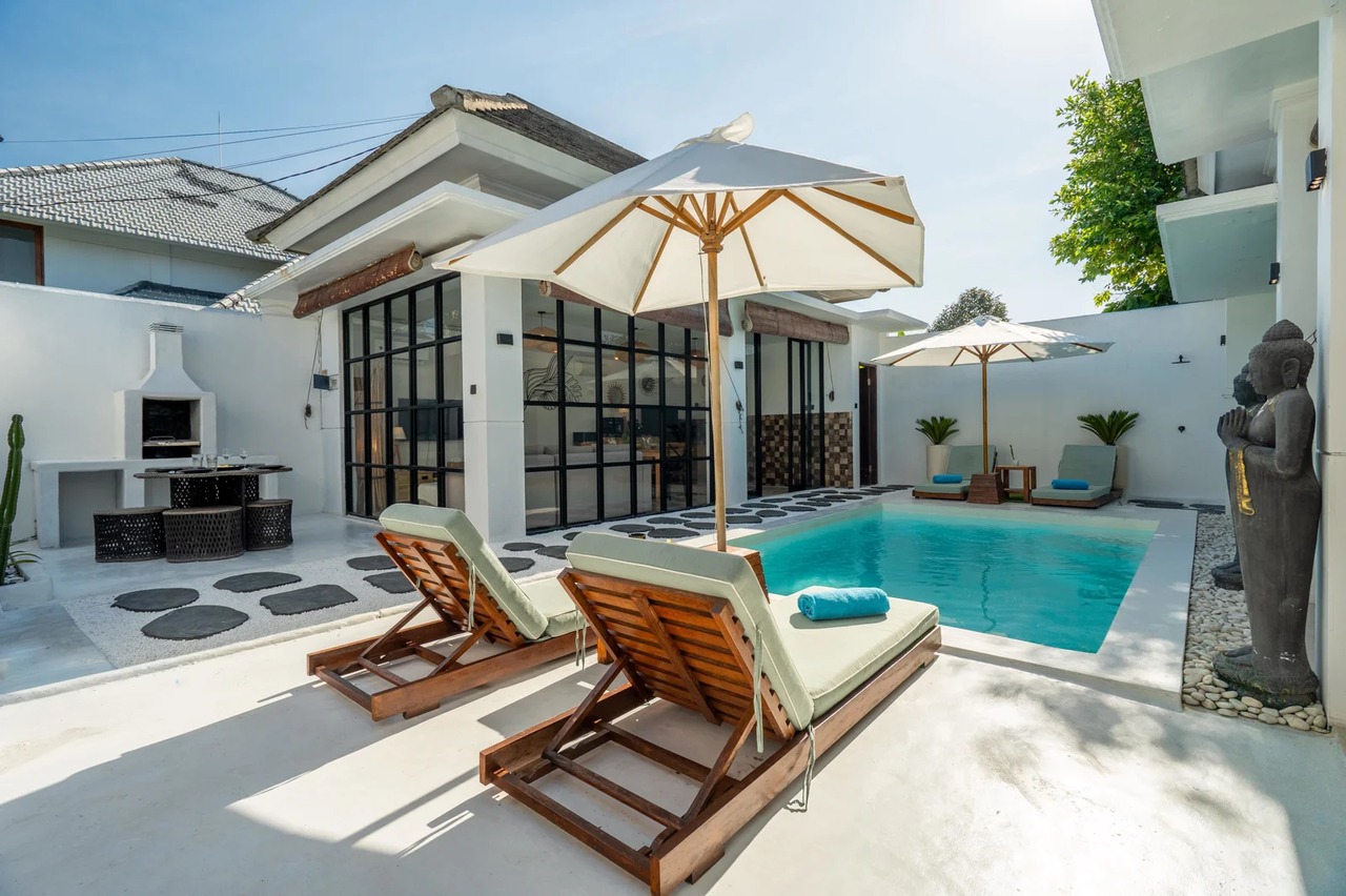 Vibrant 2BR Villa w/ Pool