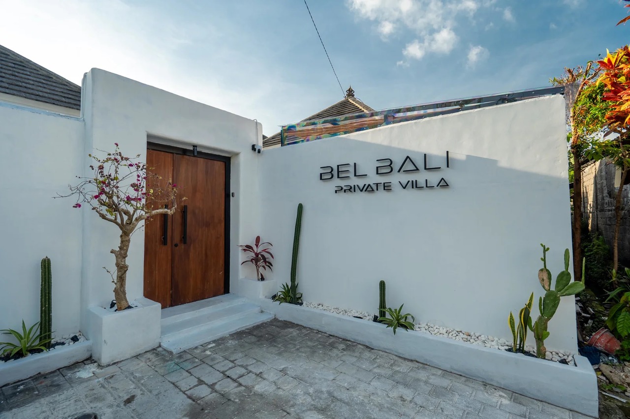 Vibrant 2BR Villa w/ Pool
