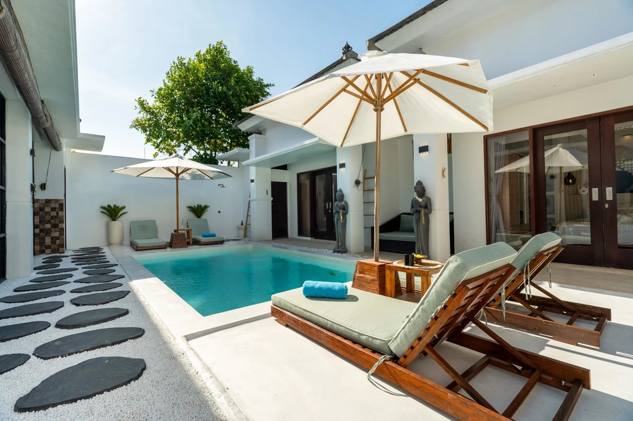 Vibrant 2BR Villa w/ Pool