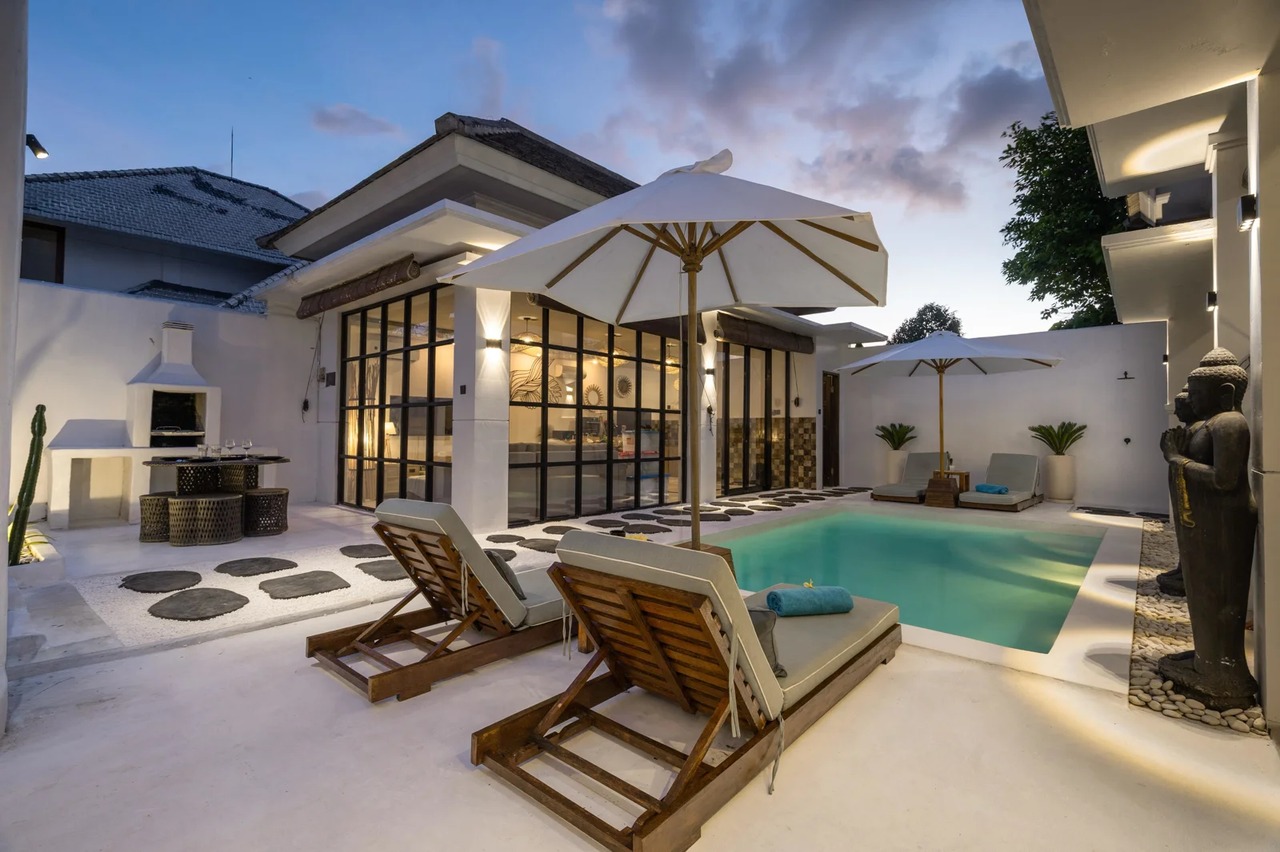 Vibrant 2BR Villa w/ Pool