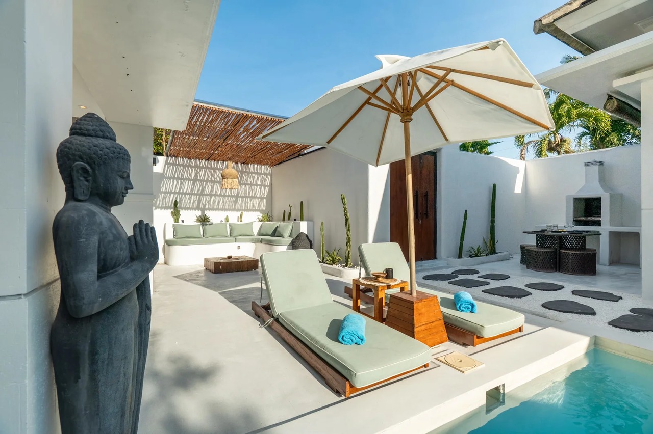 Vibrant 2BR Villa w/ Pool