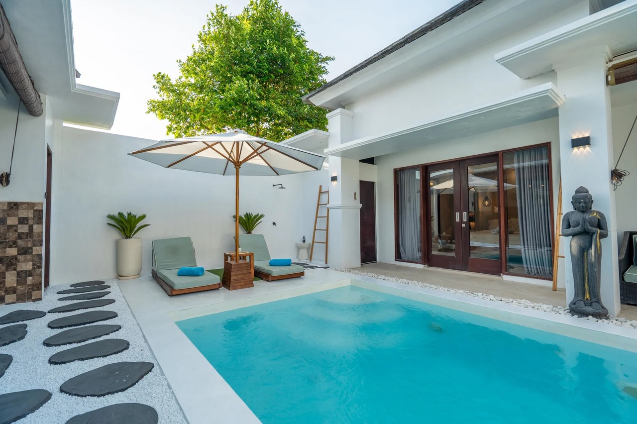 Vibrant 2BR Villa w/ Pool