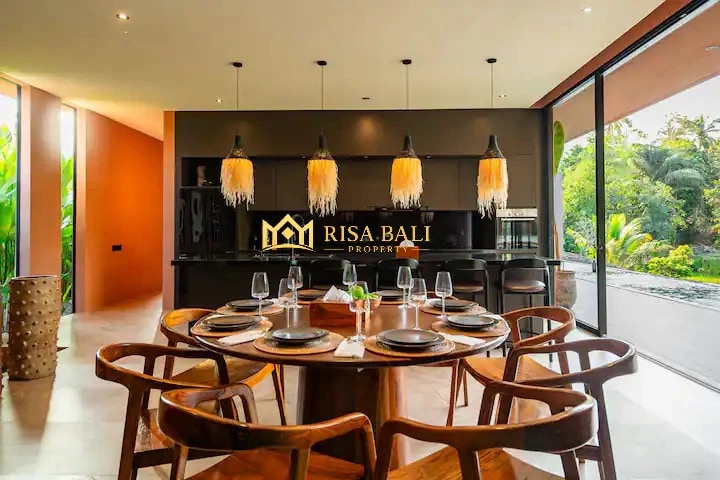 LUXURY 4-BEDROOM VILLA IN UBUD
