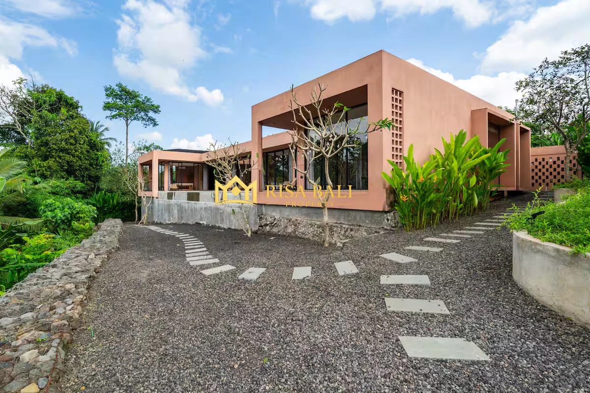 LUXURY 4-BEDROOM VILLA IN UBUD
