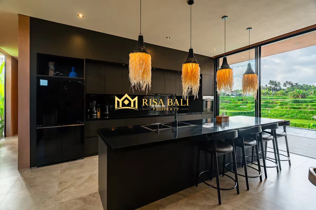 LUXURY 4-BEDROOM VILLA IN UBUD