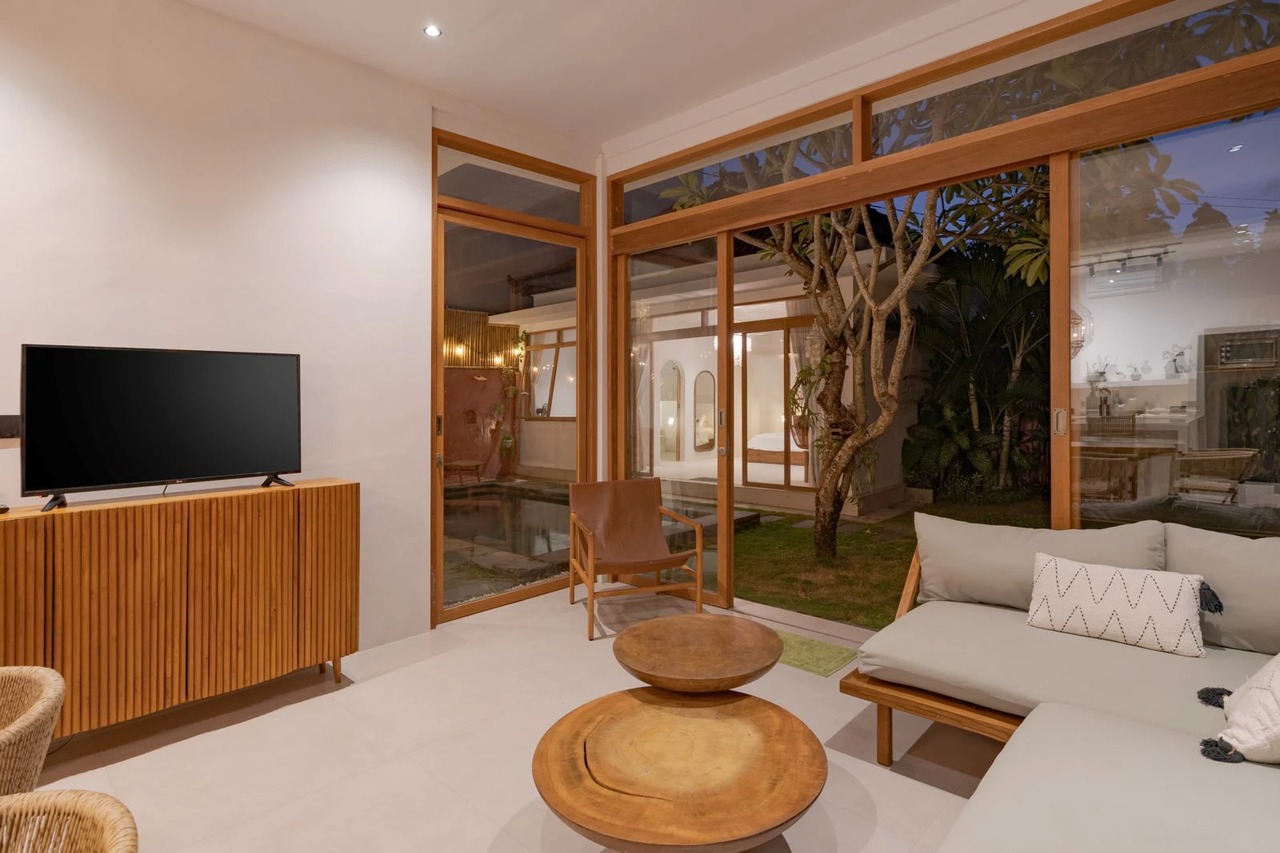 Modern 3BR Villa w/ Pool & Office