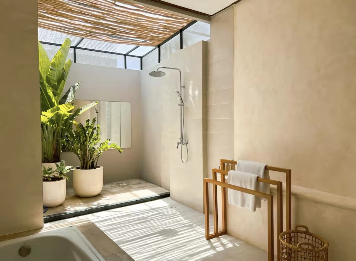 Modern 3BR Villa w/ Pool & Home Office