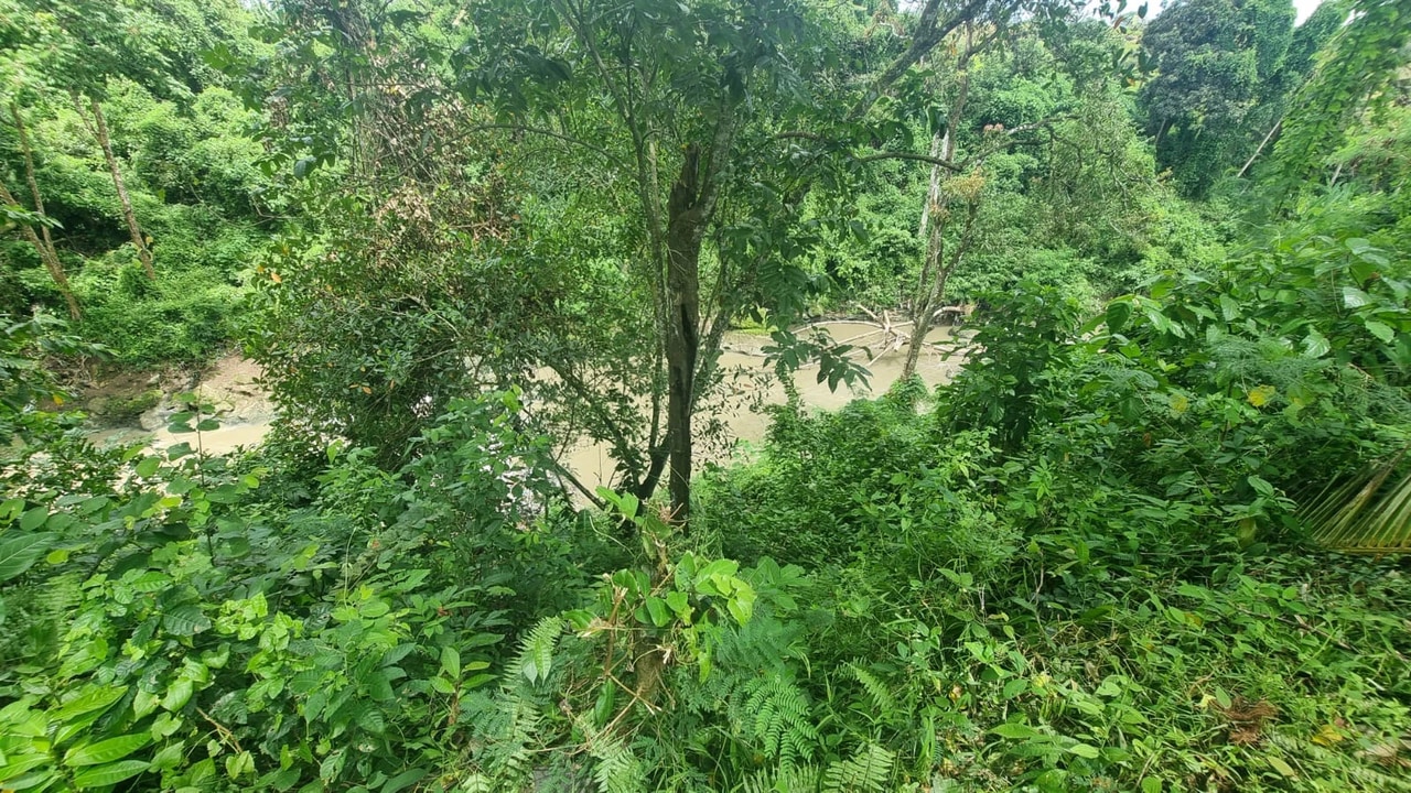 LAND FOR SALE – RIVERSIDE IN CEMAGI