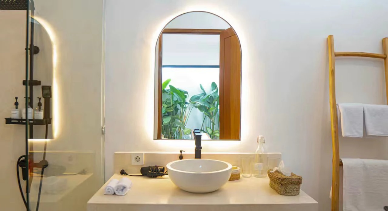 2BD Villa Vivid 