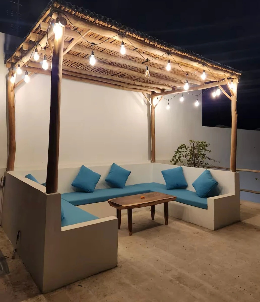 2BD Villa Vivid 