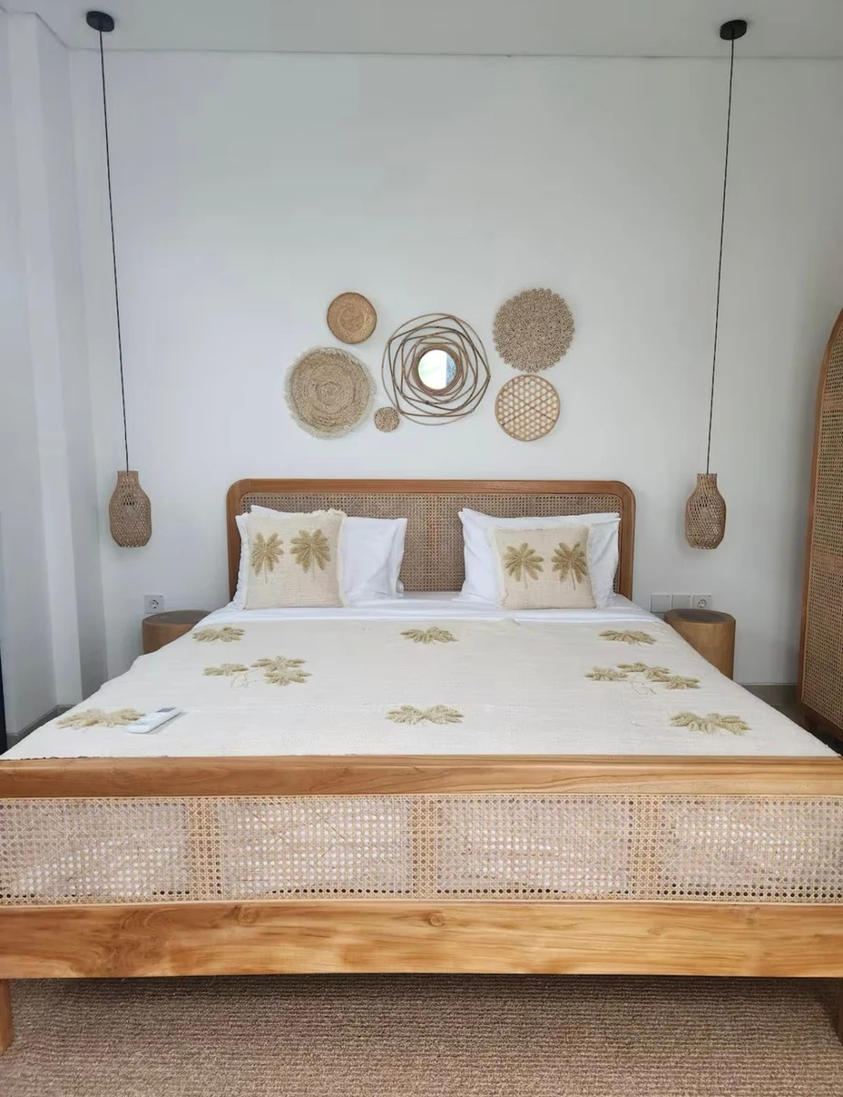 2BD Villa Vivid 
