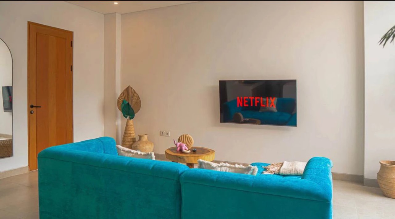2BD Villa Vivid 