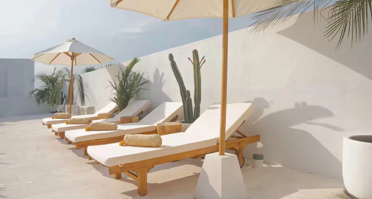 2BD Villa Vivid 
