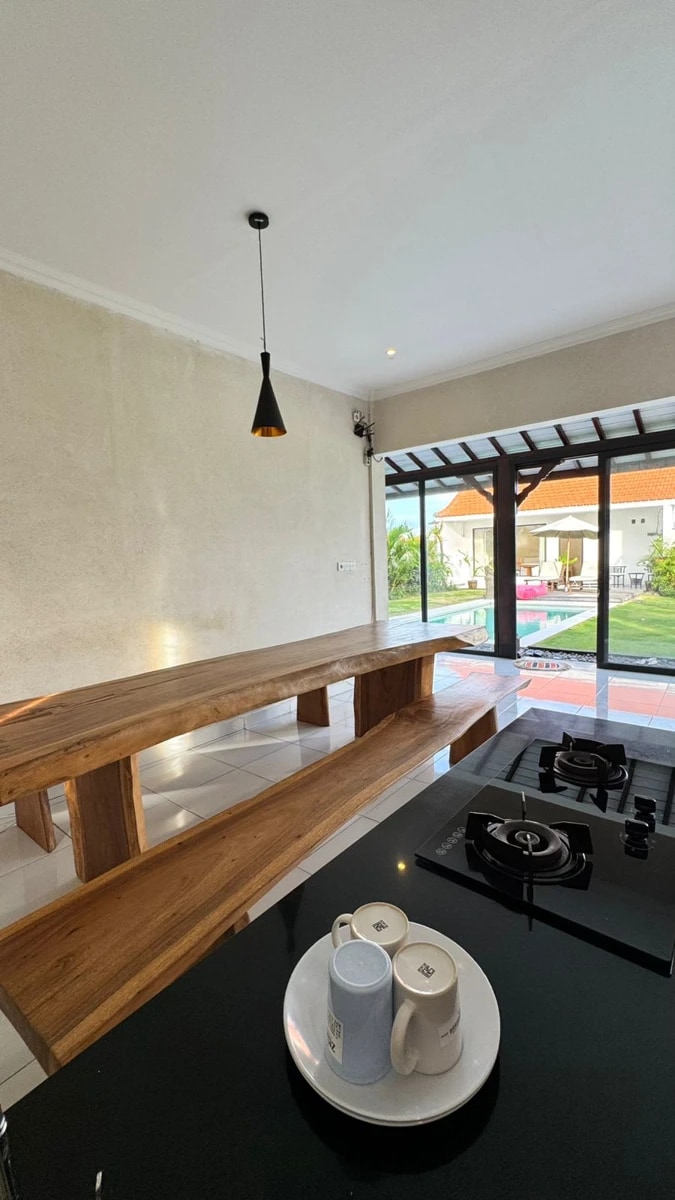 Stunning 3br villa for rent in Munggu